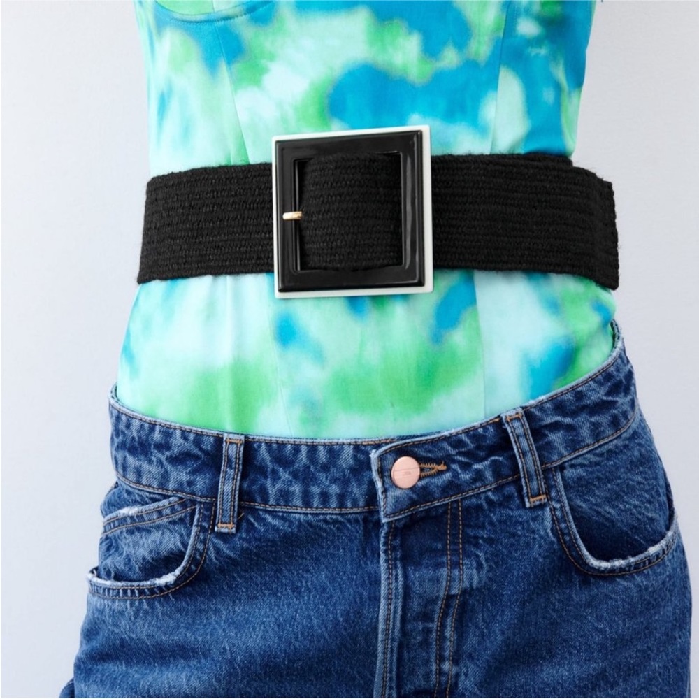 Zara raffia jute plastic square black/white buckle belt in black sz.30